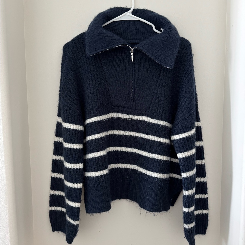Abercrombie & Fitch Sweater